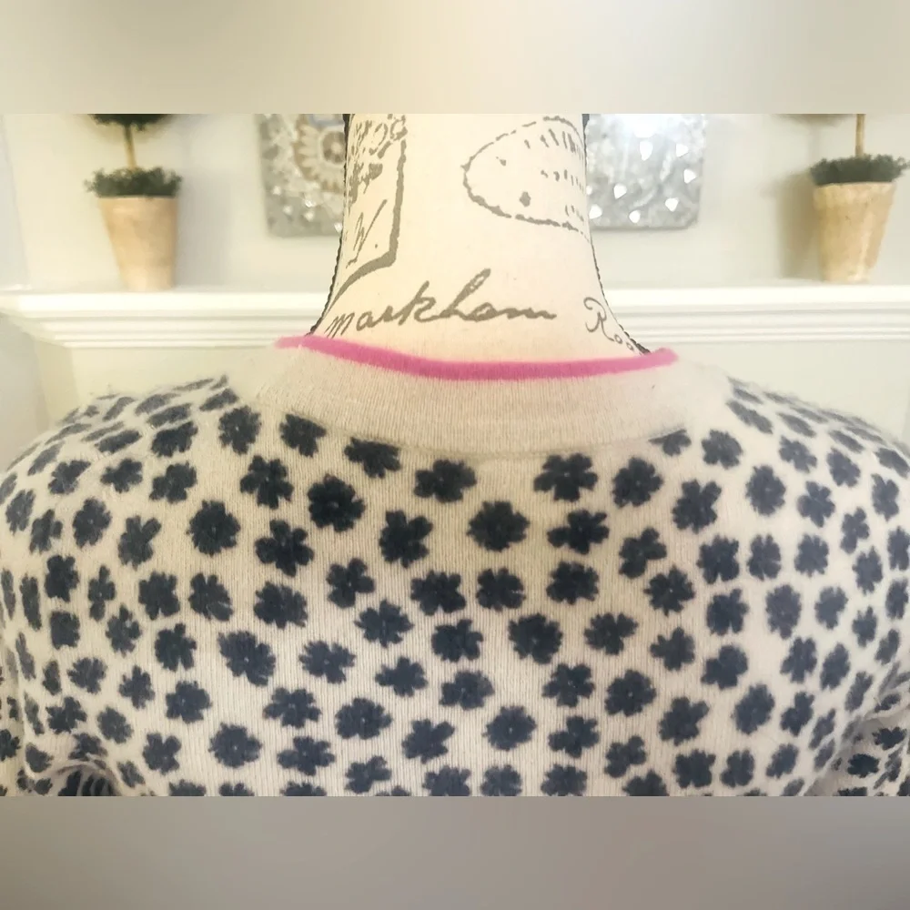 🖤TRENDING colors! floral sweater from J.Crew, size small - navy blue with pink
